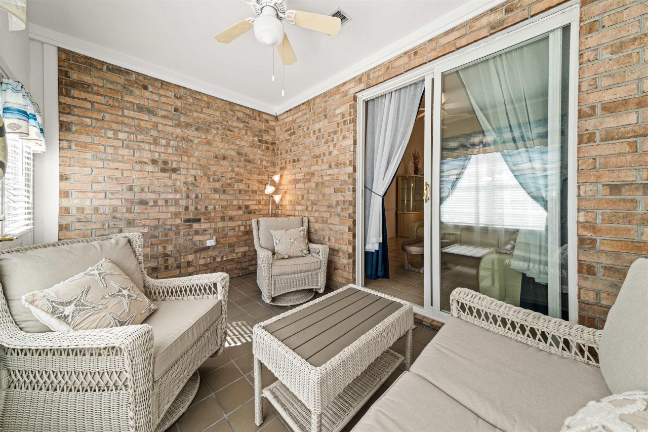 2621 Sarasota St. Photo 14