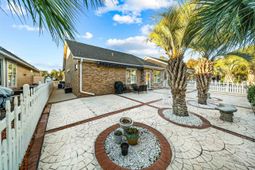 2621 Sarasota St. photo 4