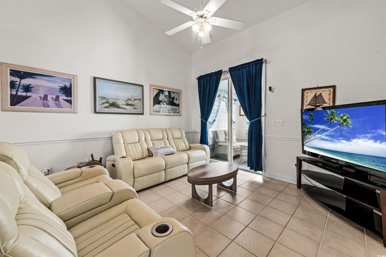 2621 Sarasota St. Photo 7