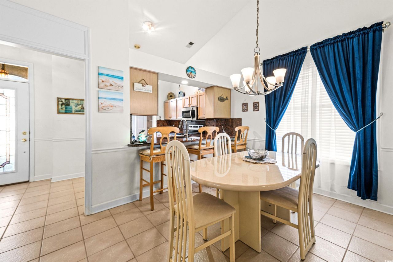 2621 Sarasota St. Photo 8