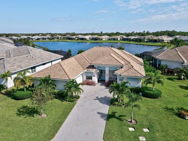 5680 Bent Pine Square, Vero Beach, FL 32967