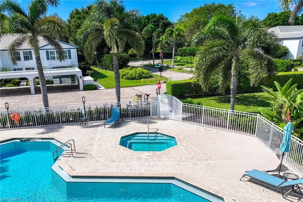 886 SW Tanbark Dr, Unit 103, Naples, FL 34108 Photo