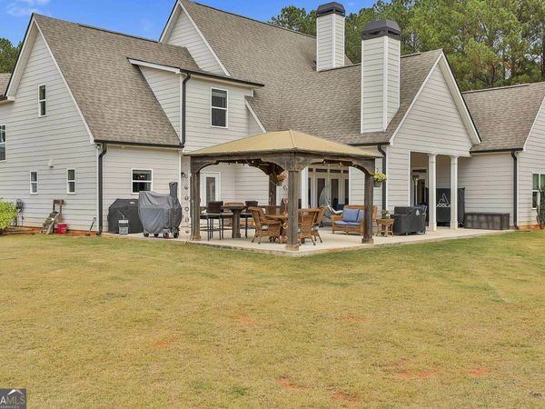 110 Whistle Pine Farm Drive, Senoia, GA 30276