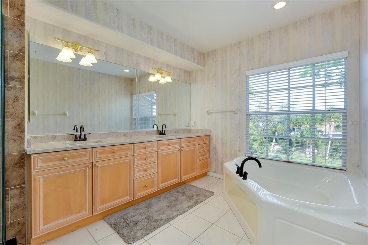 3975 Square East Lane, Unit 9, Sarasota, FL 34238 Photo