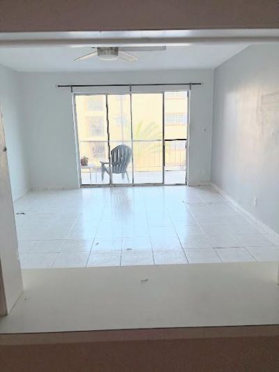 660 Tennis Club Drive, Unit 306, Fort Lauderdale, FL 33311 Photo