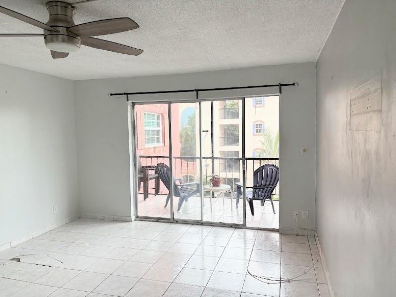 660 Tennis Club Drive, Unit 306, Fort Lauderdale, FL 33311 Photo