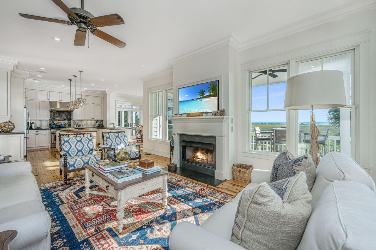 1250 Hammocks Way Photo 10