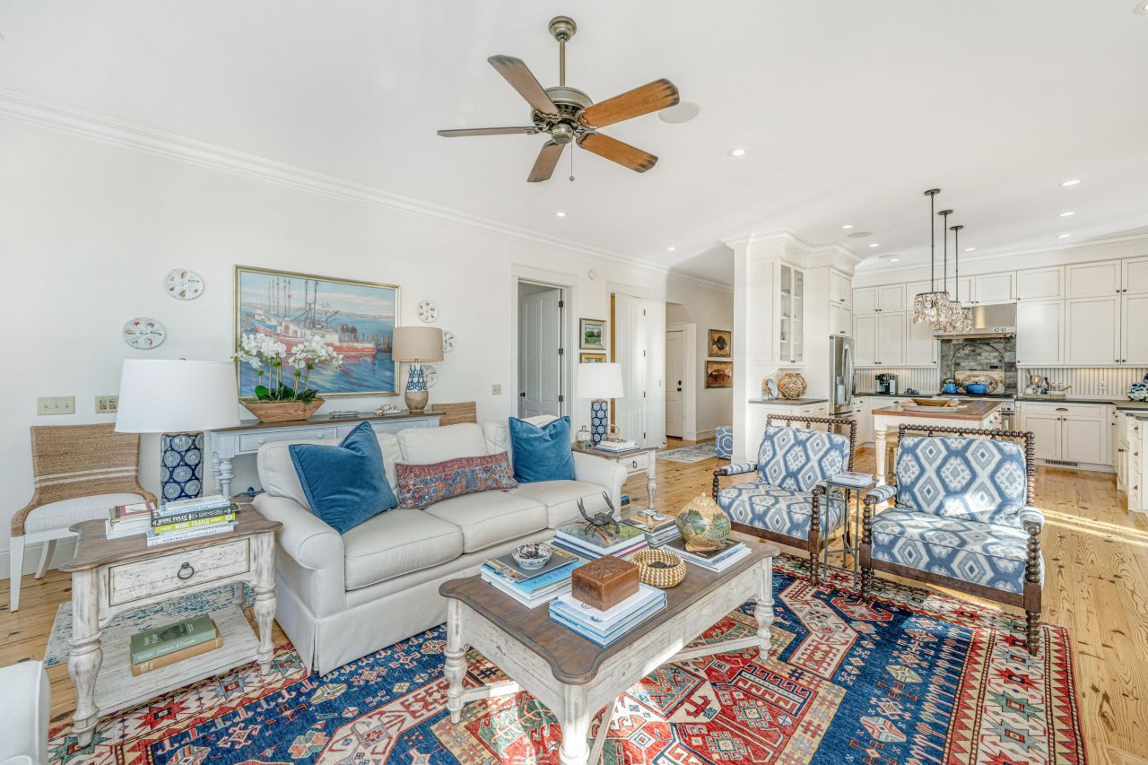 1250 Hammocks Way Photo 11