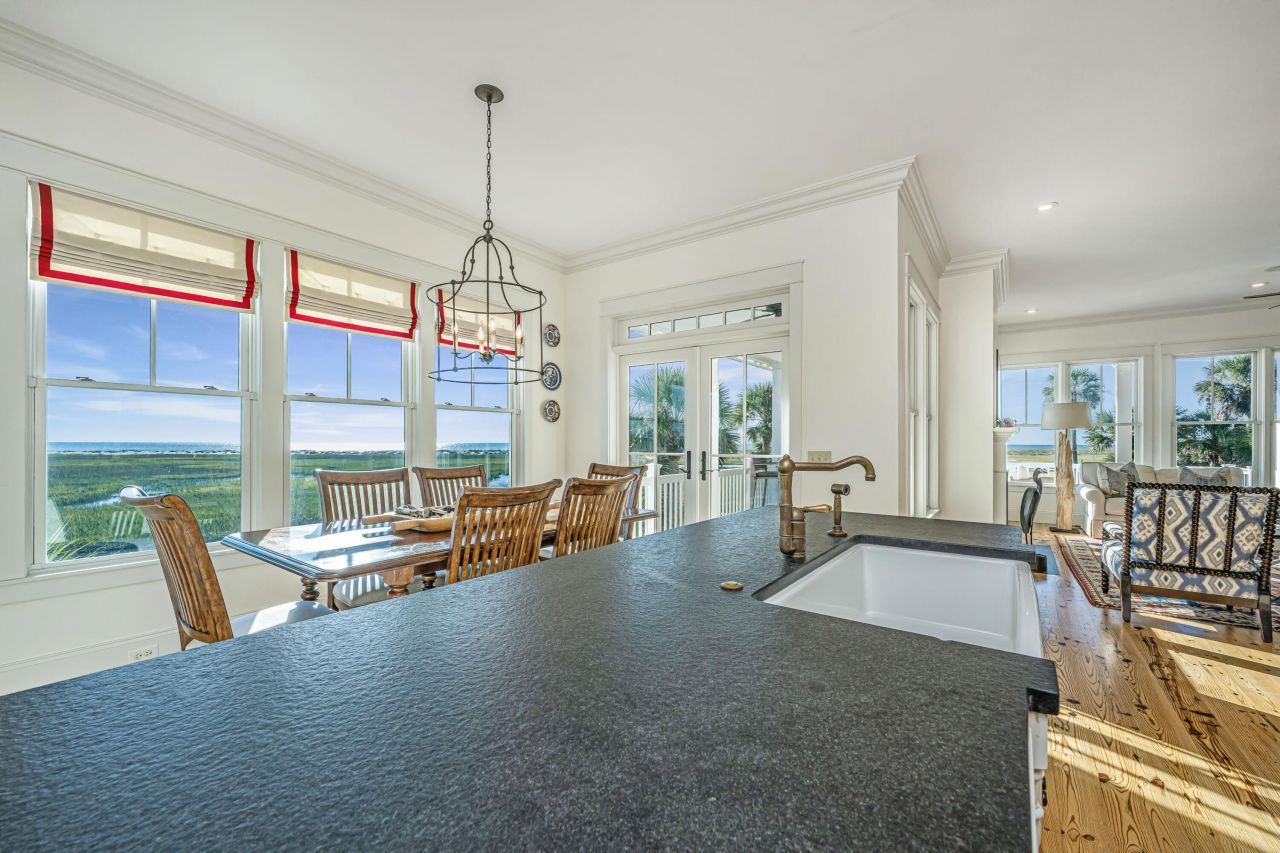 1250 Hammocks Way Photo 14