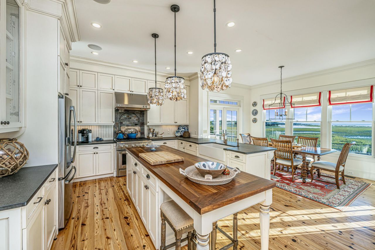 1250 Hammocks Way Photo 15