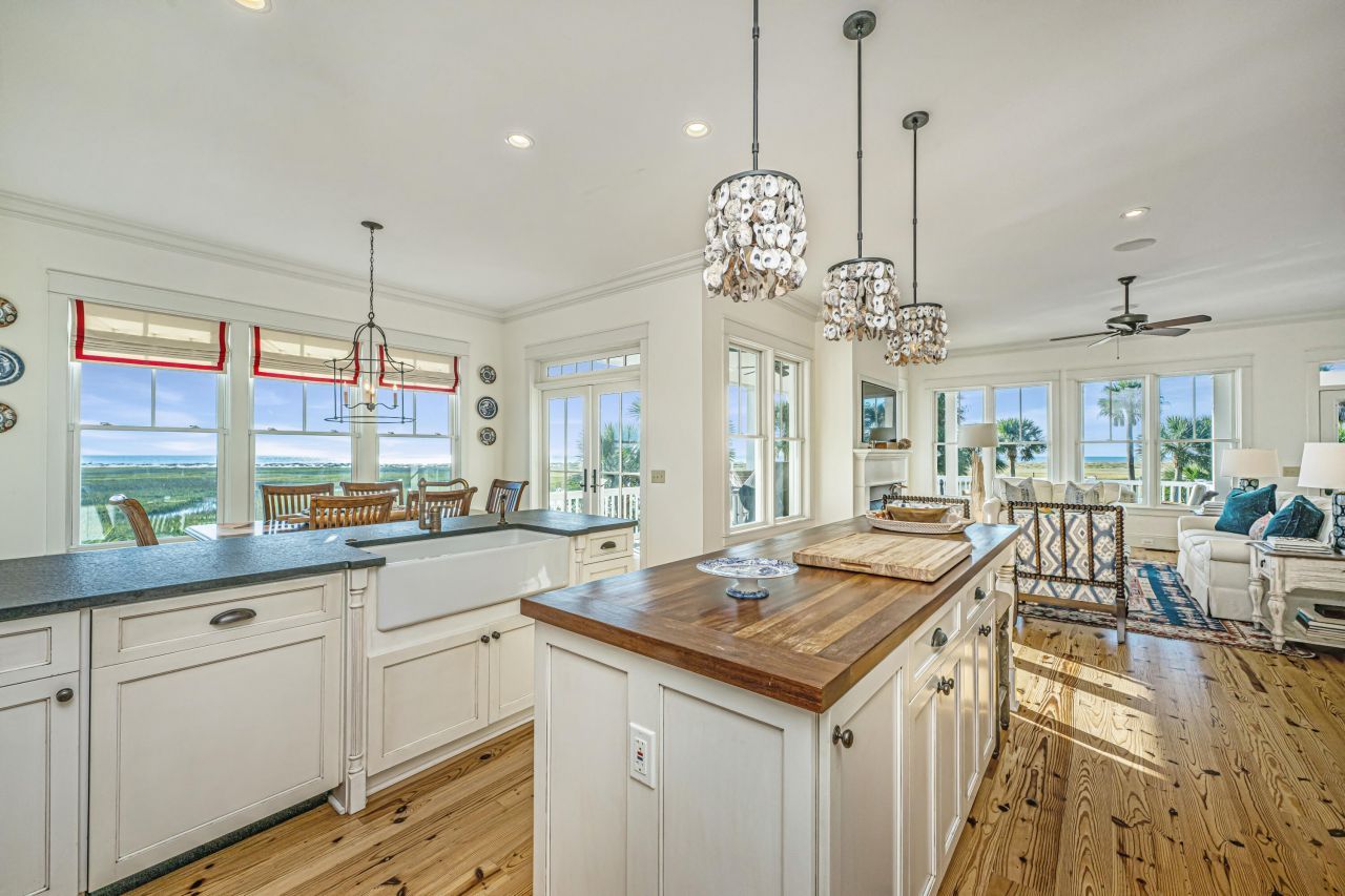 1250 Hammocks Way Photo 16