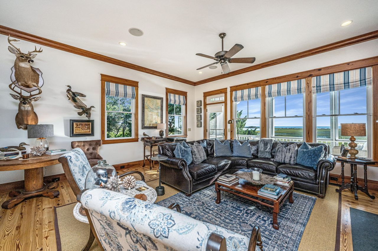 1250 Hammocks Way Photo 24