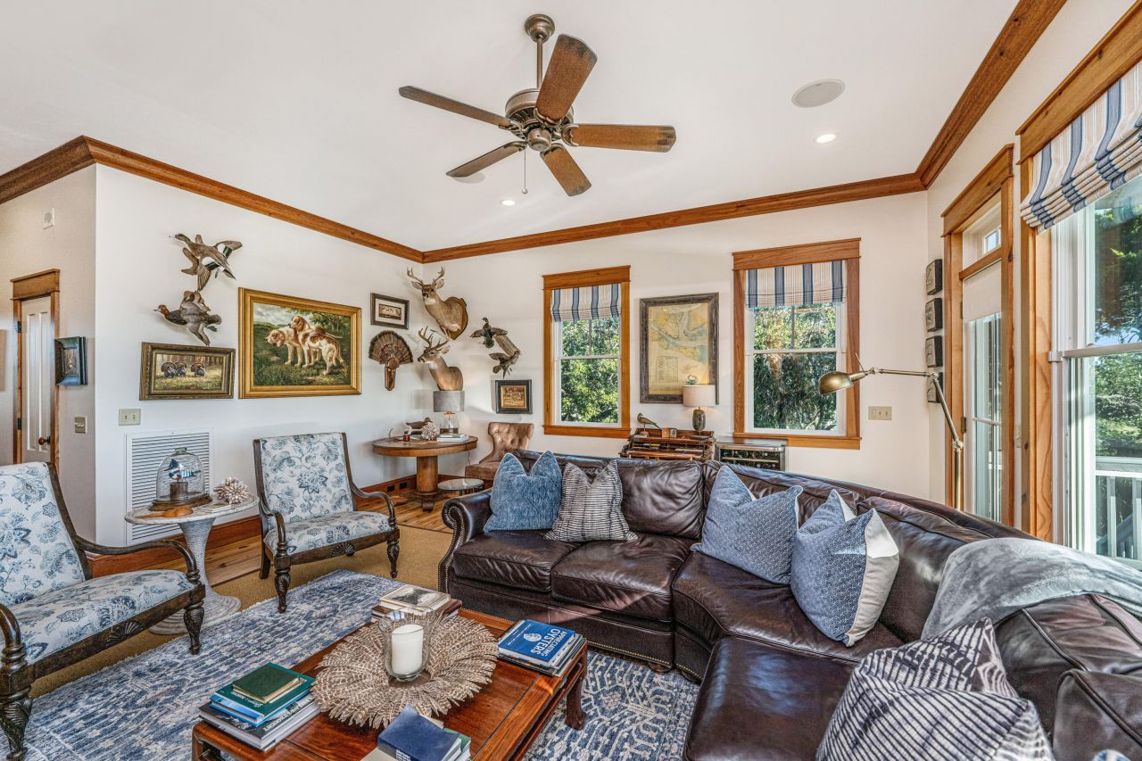 1250 Hammocks Way Photo 26