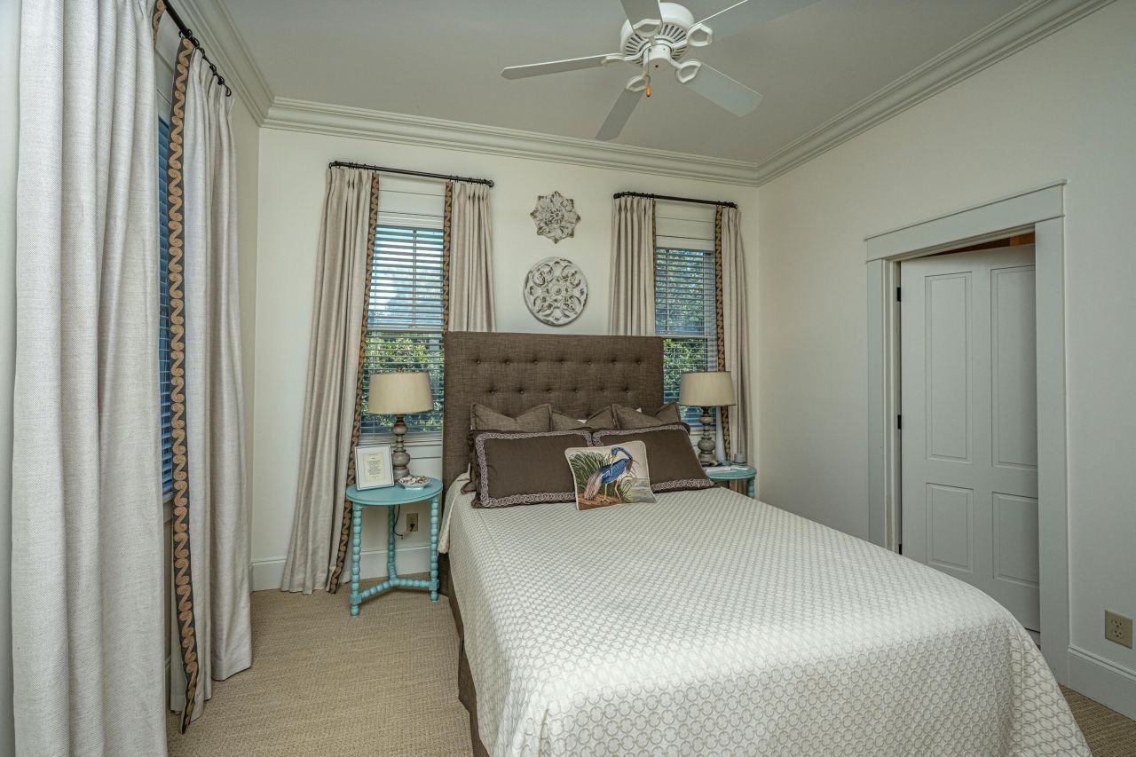 1250 Hammocks Way Photo 34