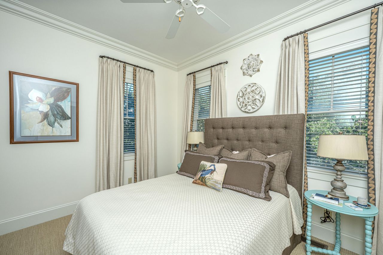 1250 Hammocks Way Photo 35