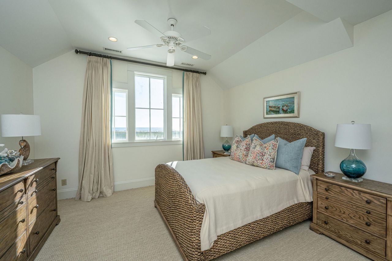 1250 Hammocks Way Photo 40