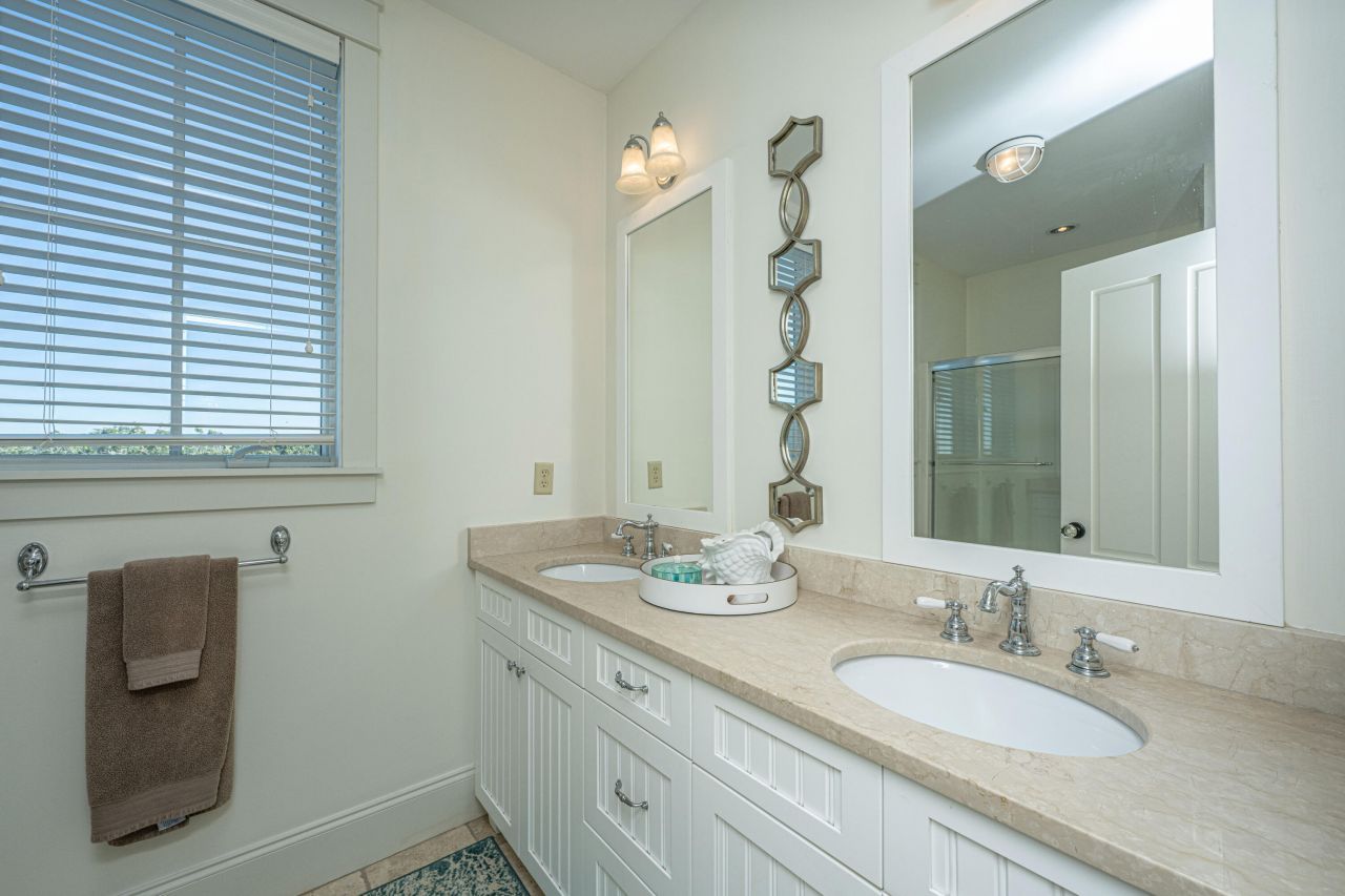 1250 Hammocks Way Photo 41