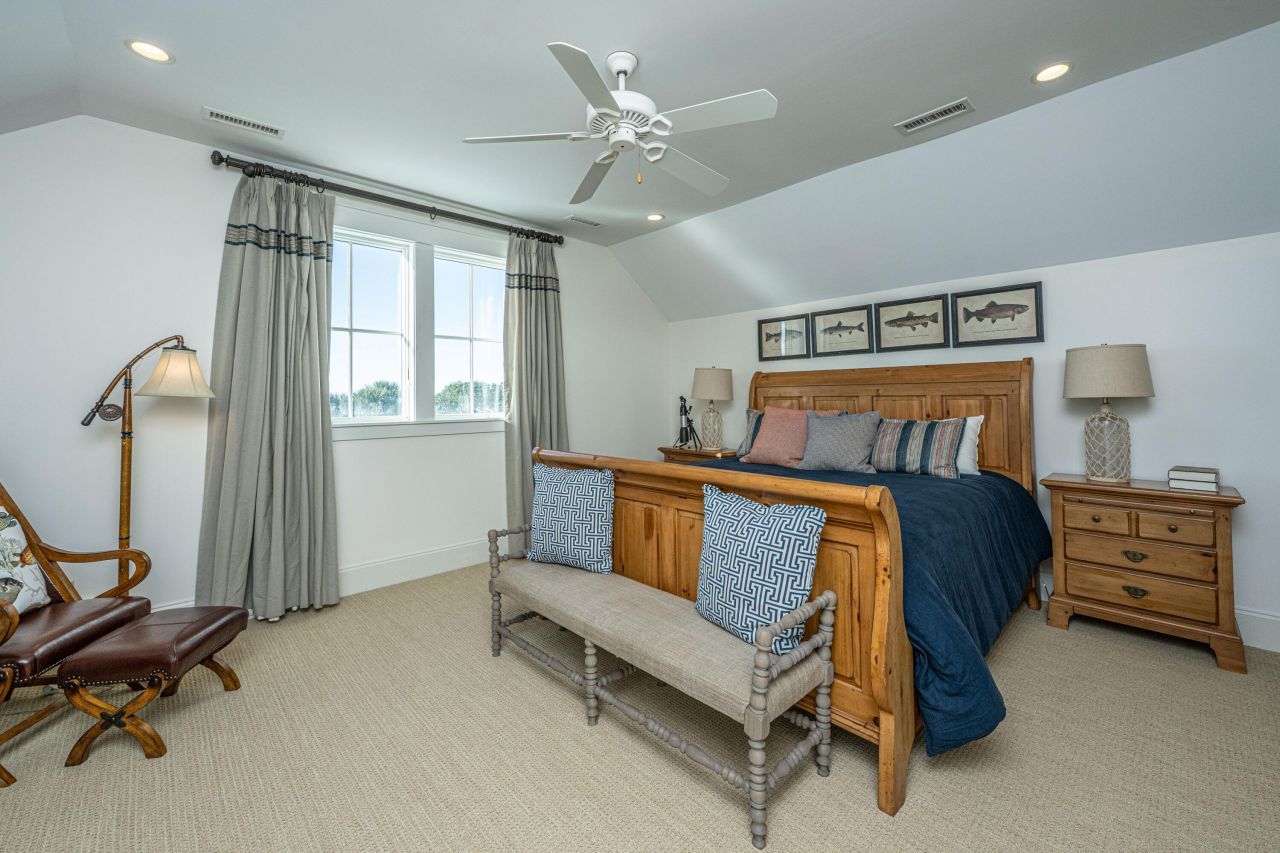 1250 Hammocks Way Photo 43