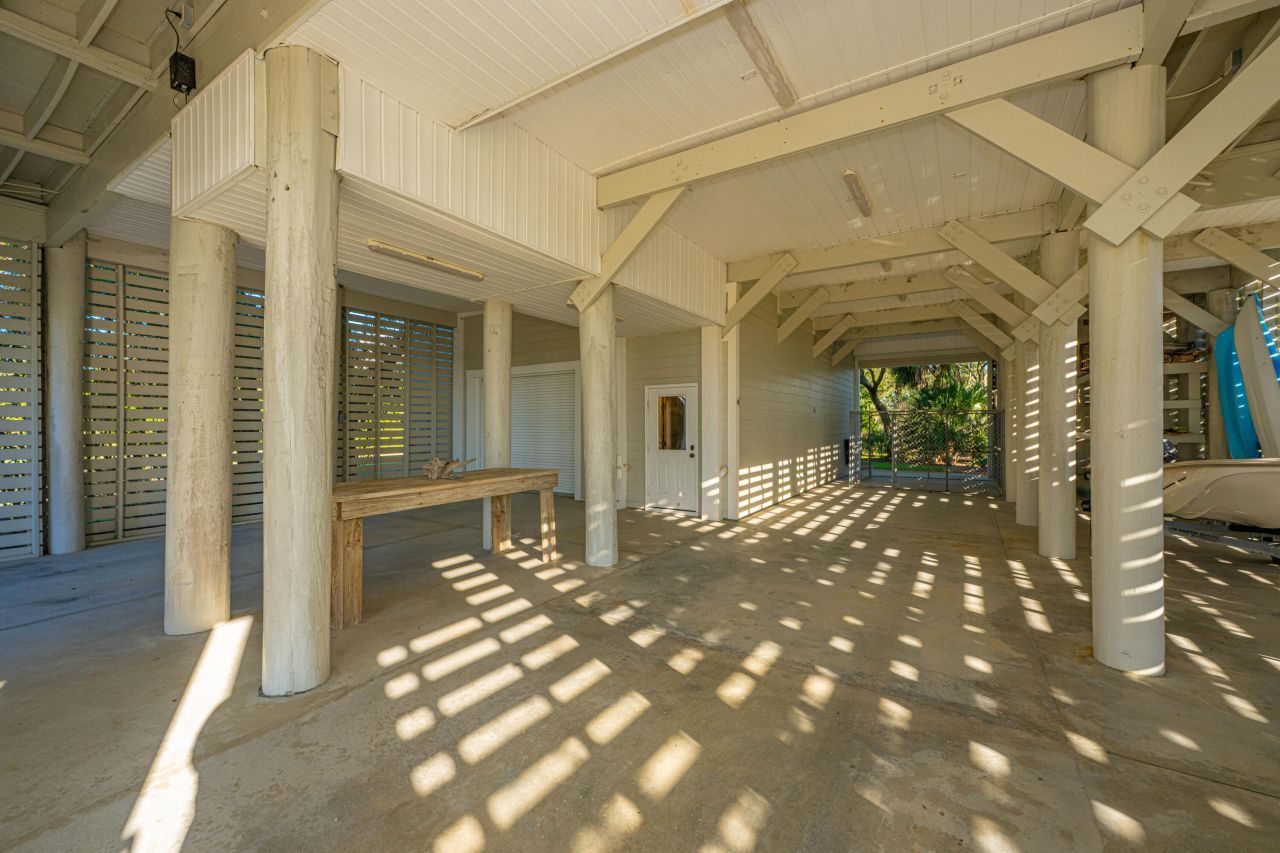 1250 Hammocks Way Photo 57