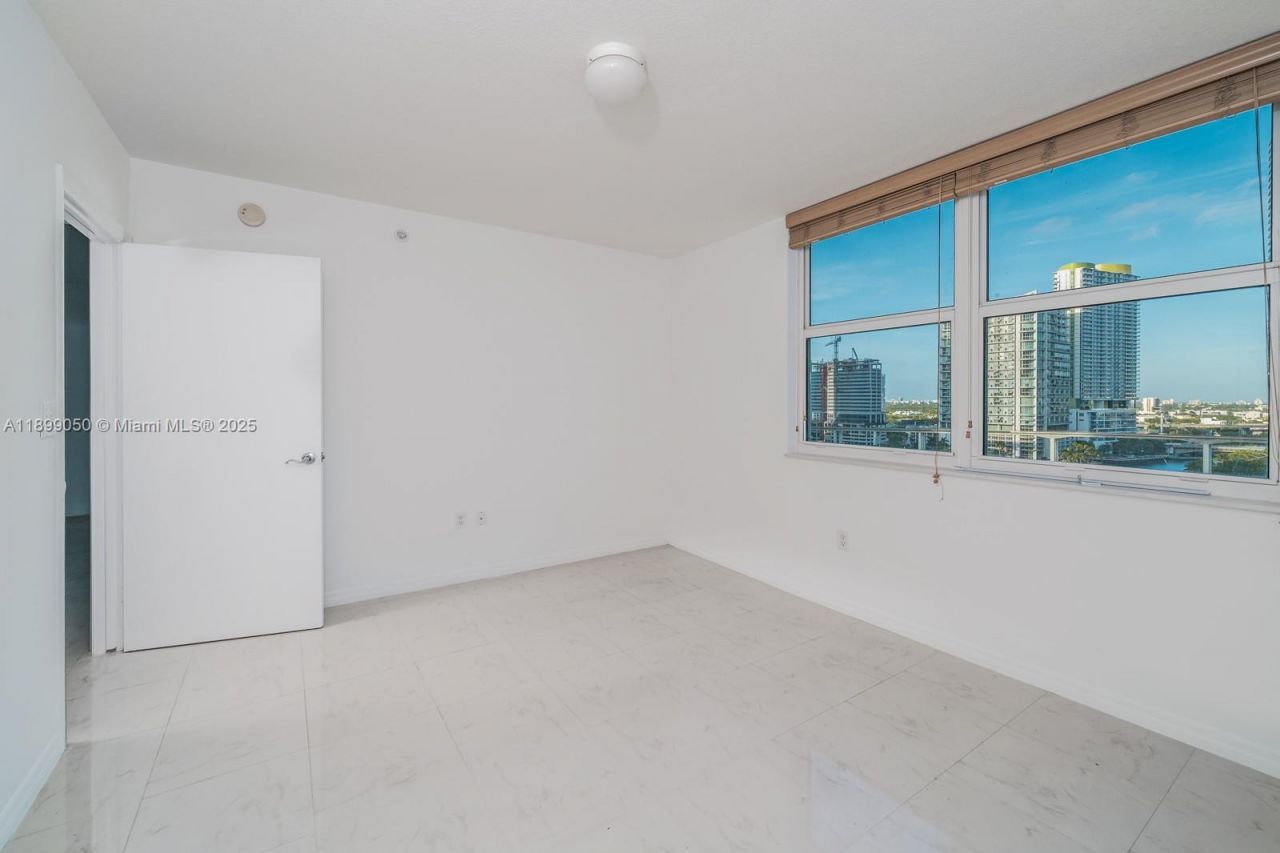 31 SE 5th St, Unit 1507, Miami, FL 33131 Photo