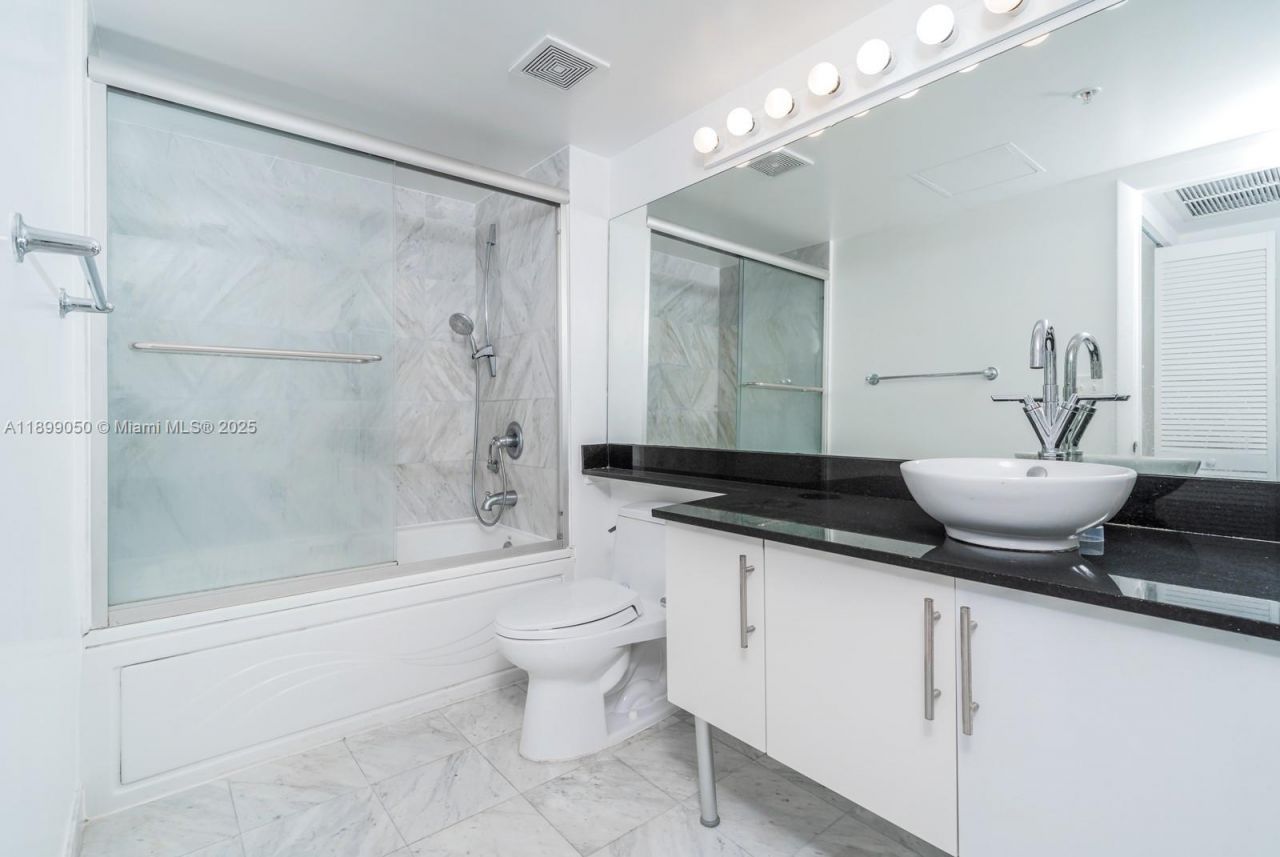 31 SE 5th St, Unit 1507, Miami, FL 33131 Photo