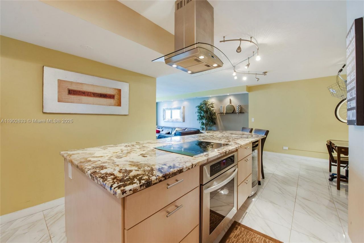 1500 Bay Rd, Unit 846S, Miami Beach, FL 33139 Photo