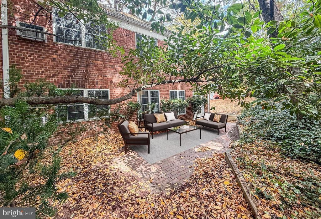 3492 Martha Custis Drive, Alexandria, VA 22302 Main Photo