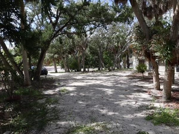 5453 AVENIDA DEL MARE, SARASOTA, FL 34242