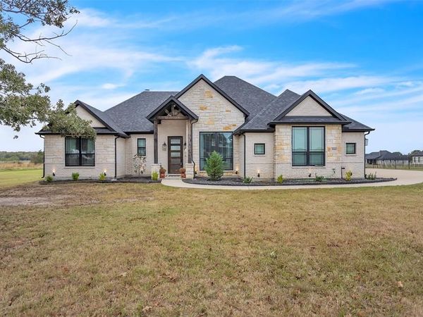 2044 Eastfield Drive, Wills Point, TX 75169