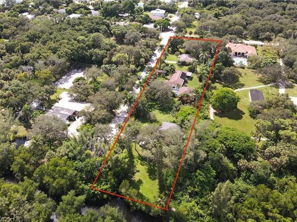 1063 Shadowlawn DR, NAPLES, FL 34104