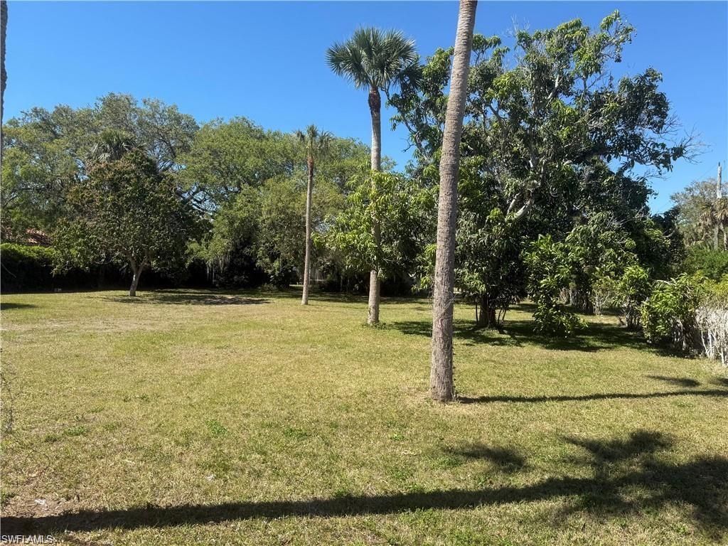 1063 Shadowlawn Dr, Naples, FL 34104 Photo