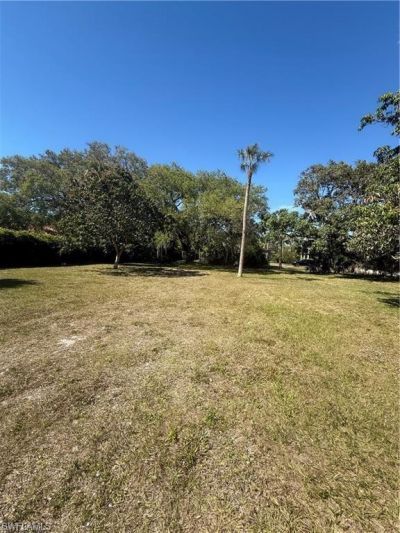 1063 Shadowlawn Dr, Naples, FL 34104 Photo