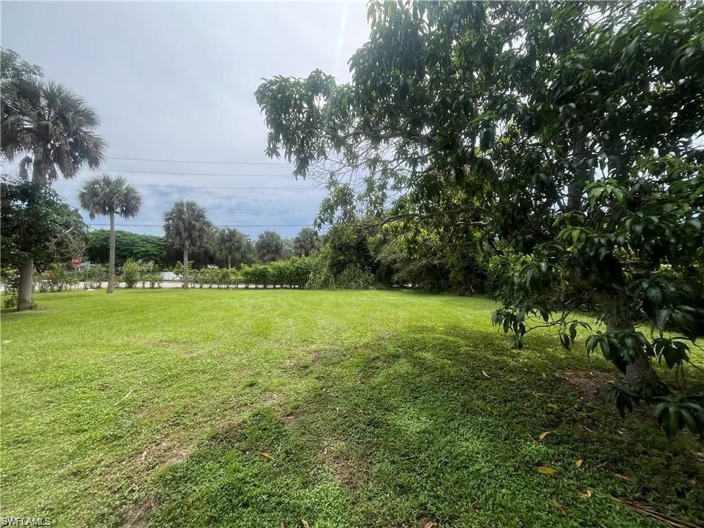 1063 Shadowlawn Dr, Naples, FL 34104 Photo