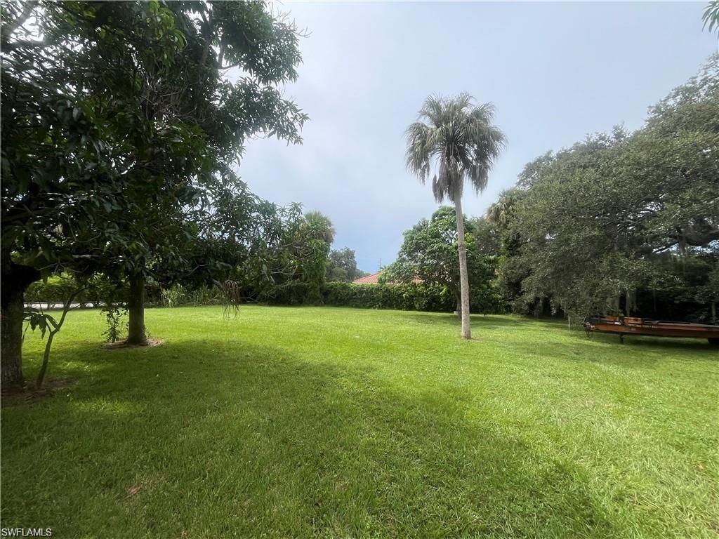 1063 Shadowlawn Dr, Naples, FL 34104 Photo