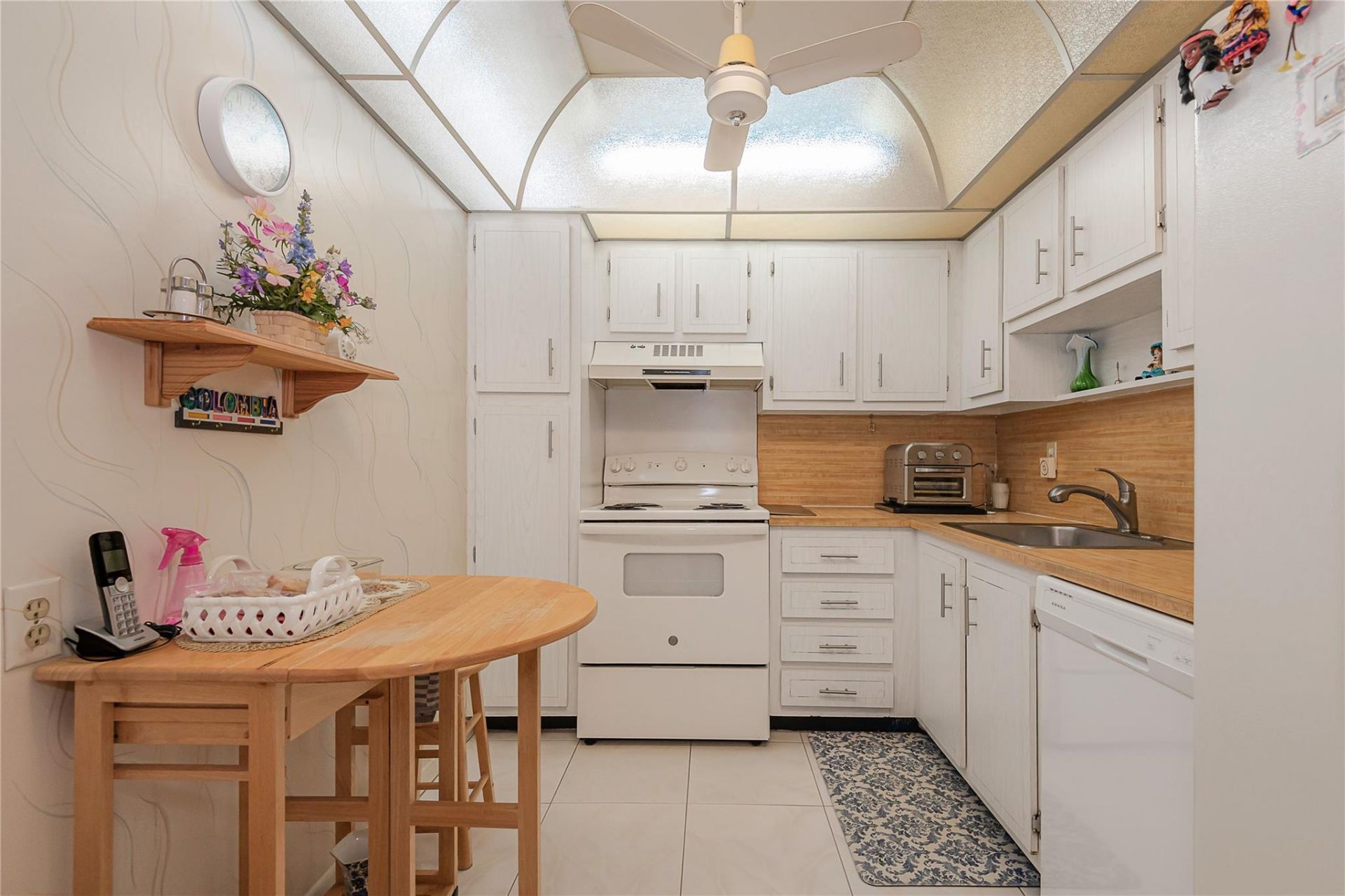 1100 Sant Charles Place, Unit 207, Pembroke Pines, FL 33026 Photo