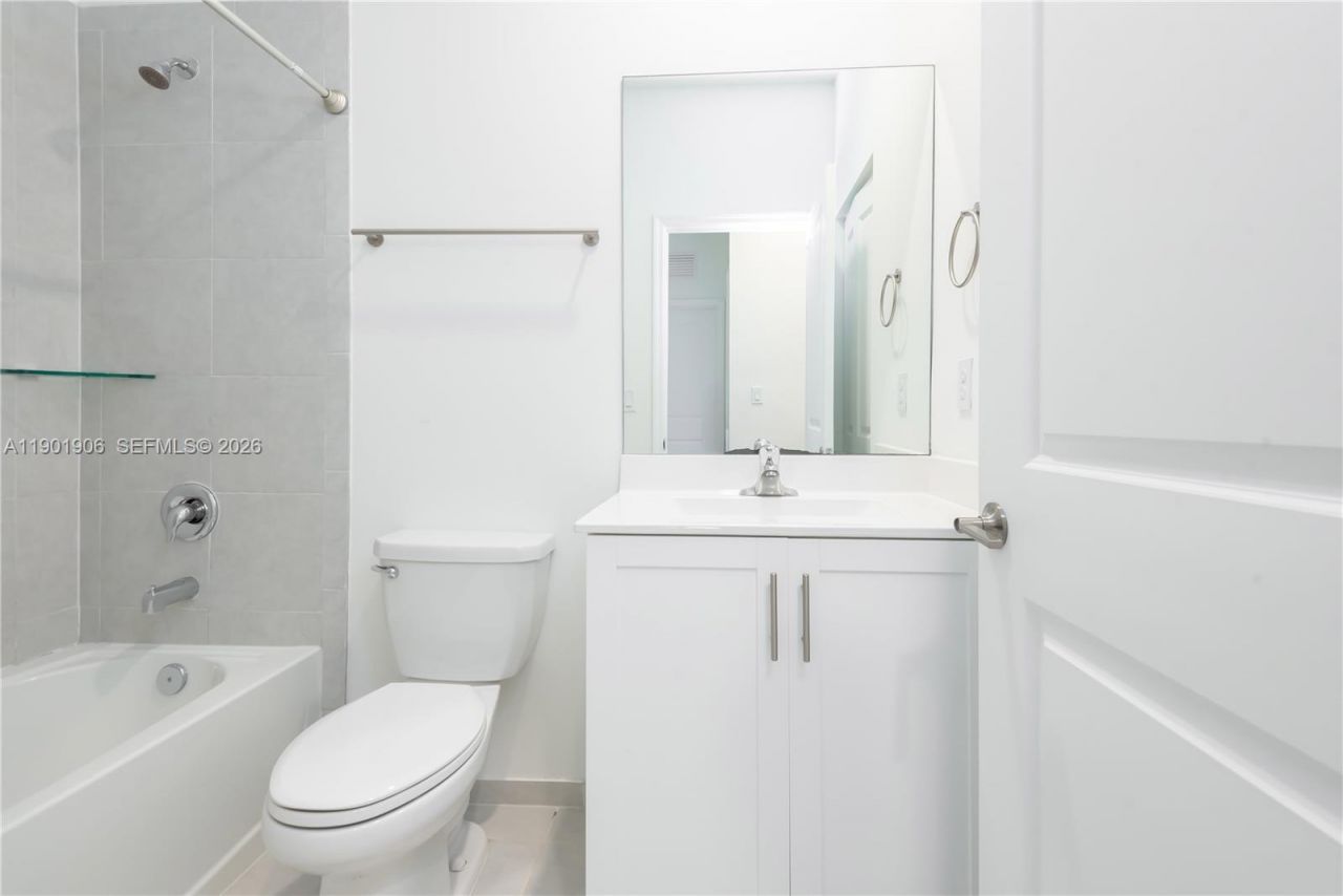 23225 SW 111th Ave, Unit 23225, Homestead, FL 33032 Photo