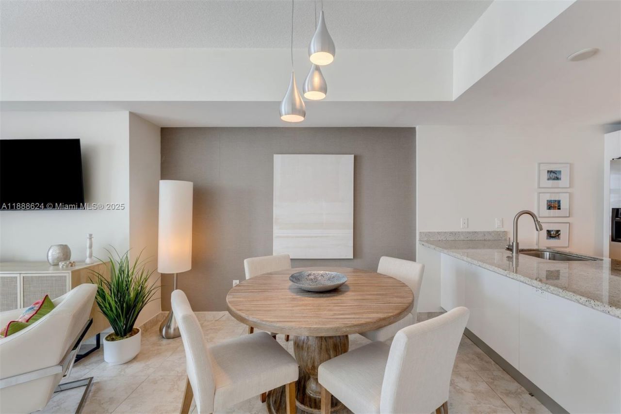 185 SW 7th St, Unit 3605, Miami, FL 33130 Photo