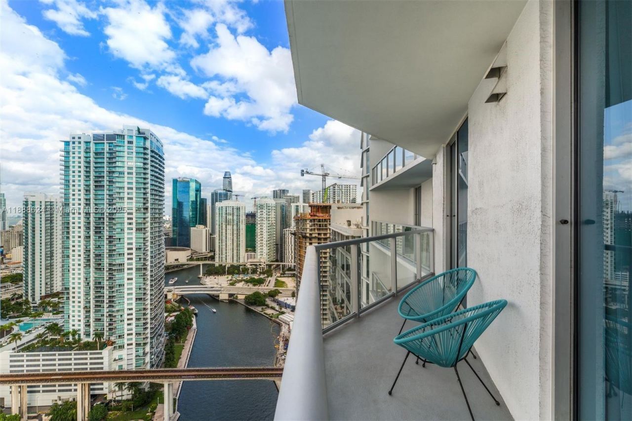 185 SW 7th St, Unit 3605, Miami, FL 33130 Photo