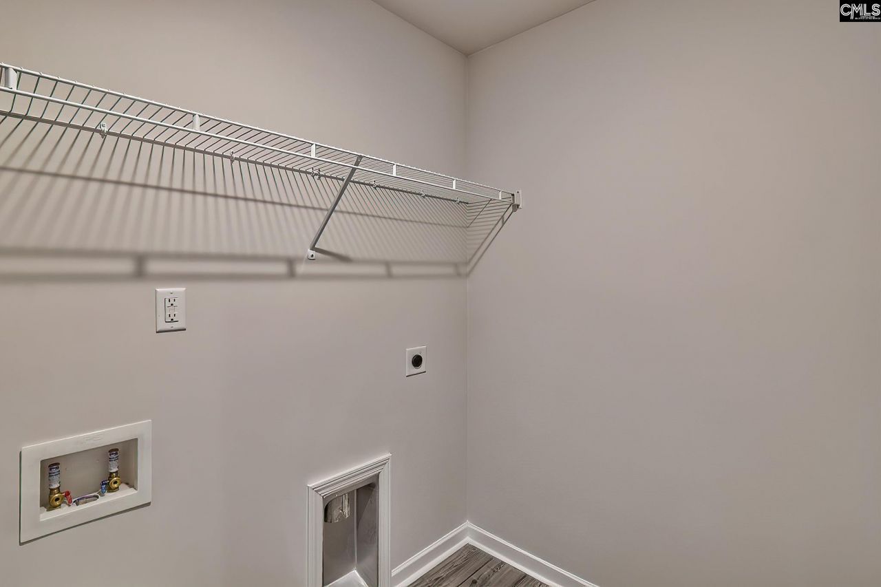 716 Samantha Street Photo 28