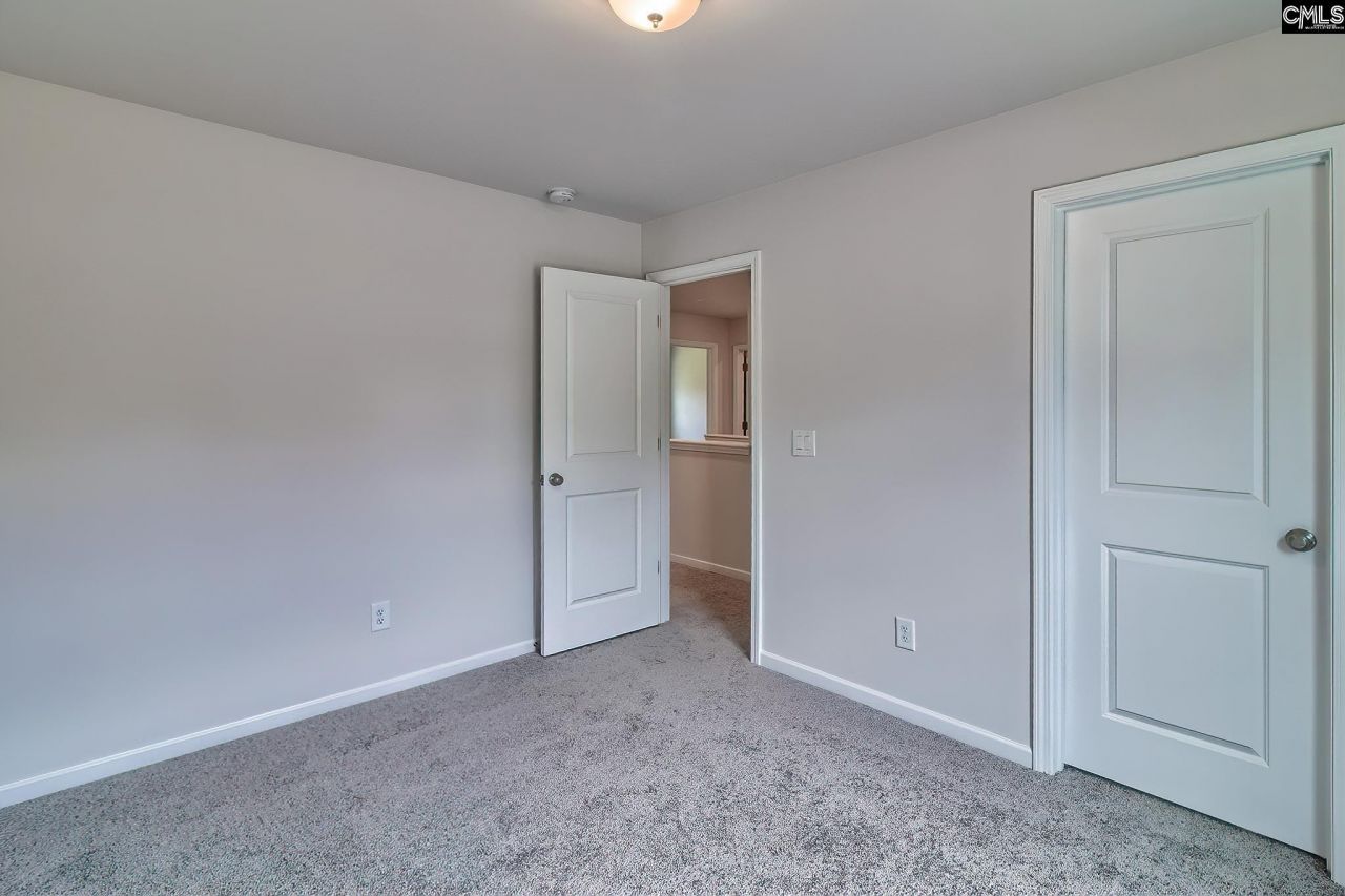 716 Samantha Street Photo 33