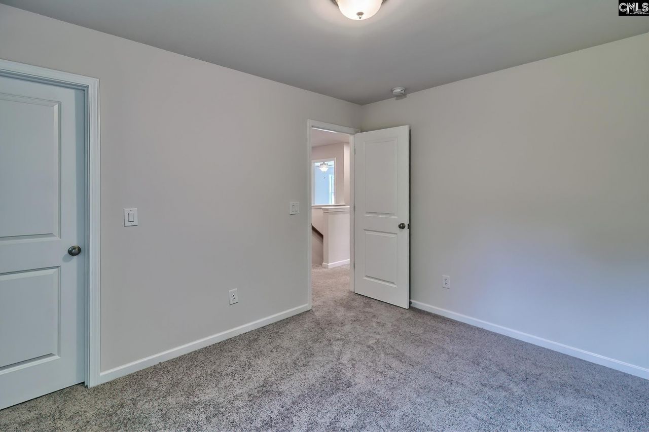 716 Samantha Street Photo 35