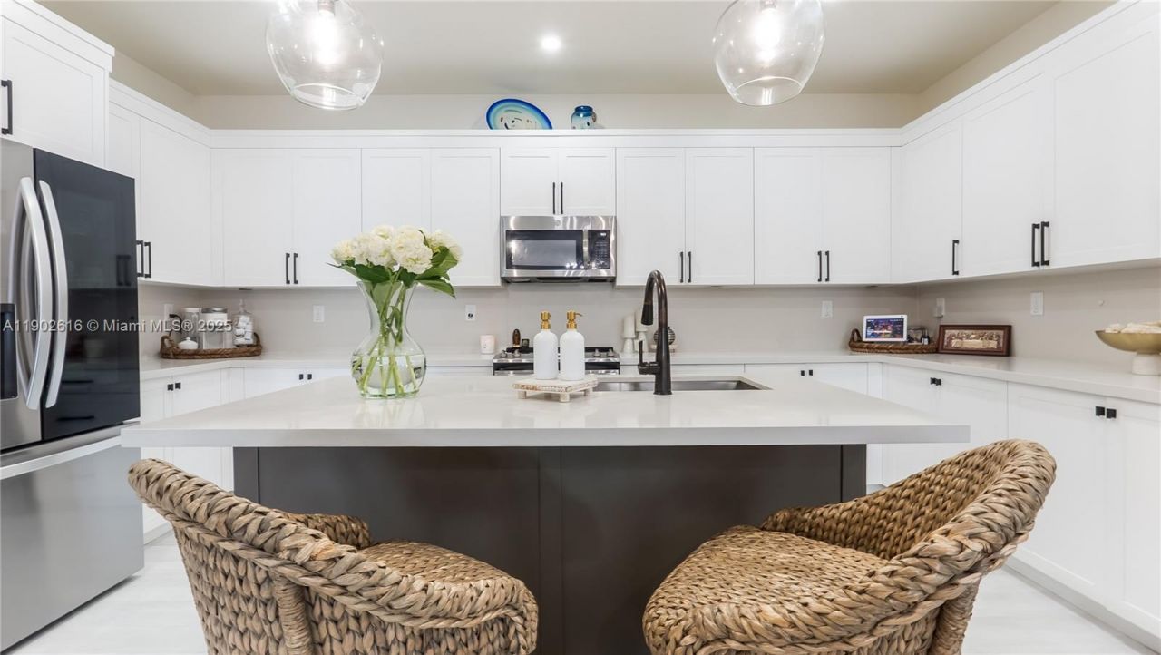 4741 NW 85th Ave, Doral, FL 33166 Photo