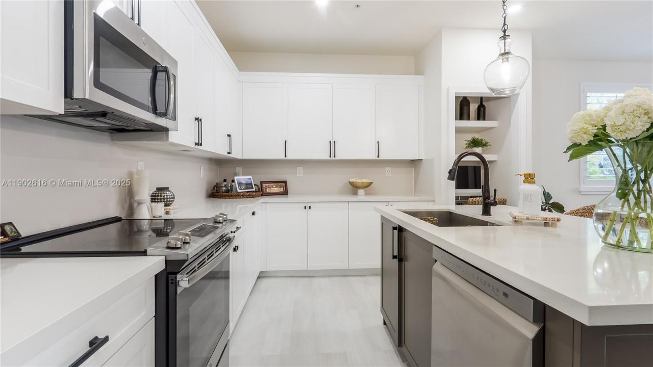 4741 NW 85th Ave, Doral, FL 33166 Photo