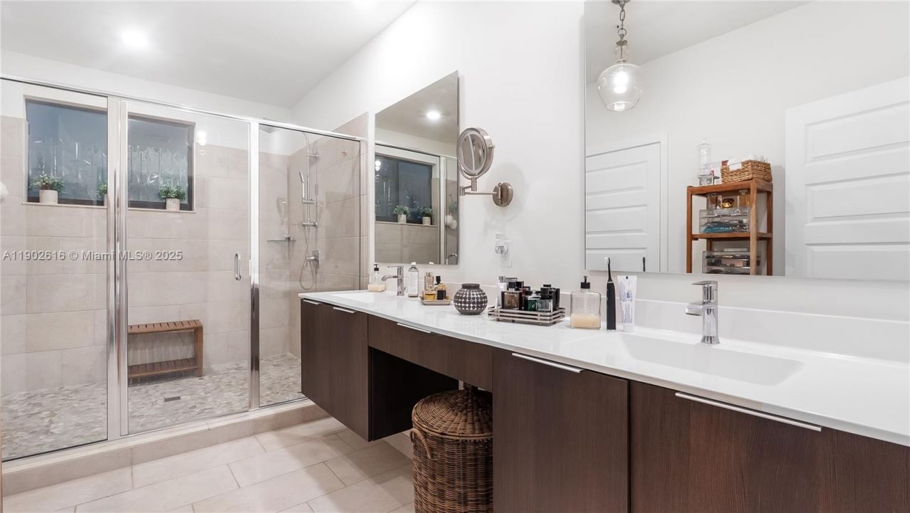 4741 NW 85th Ave, Doral, FL 33166 Photo