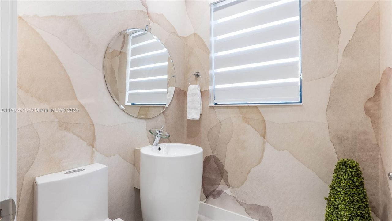 4741 NW 85th Ave, Doral, FL 33166 Photo