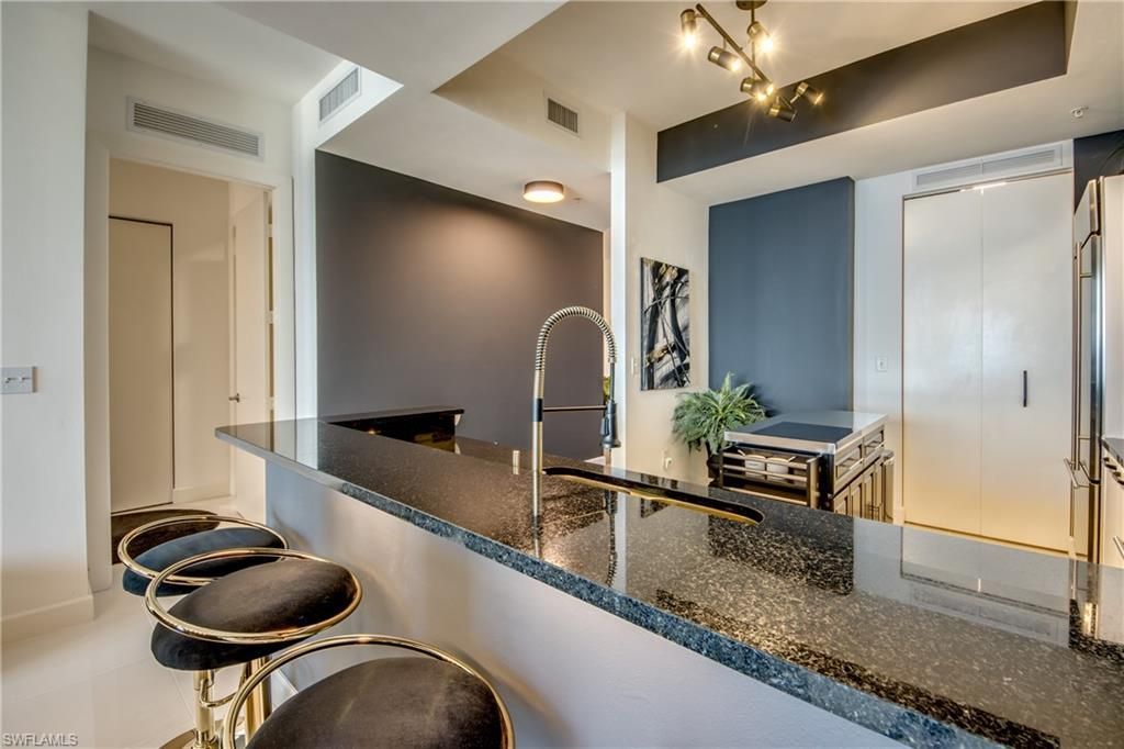 3000 Oasis Grand Blvd, Unit MPH3, Fort Myers, FL 33916 Photo