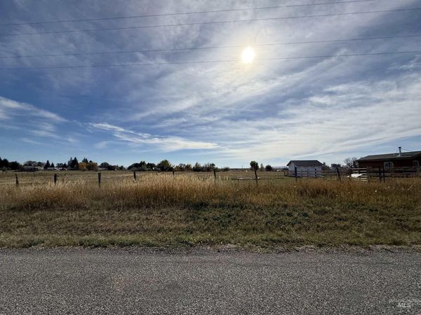 1225 E 800 N, Richfield, ID 83349