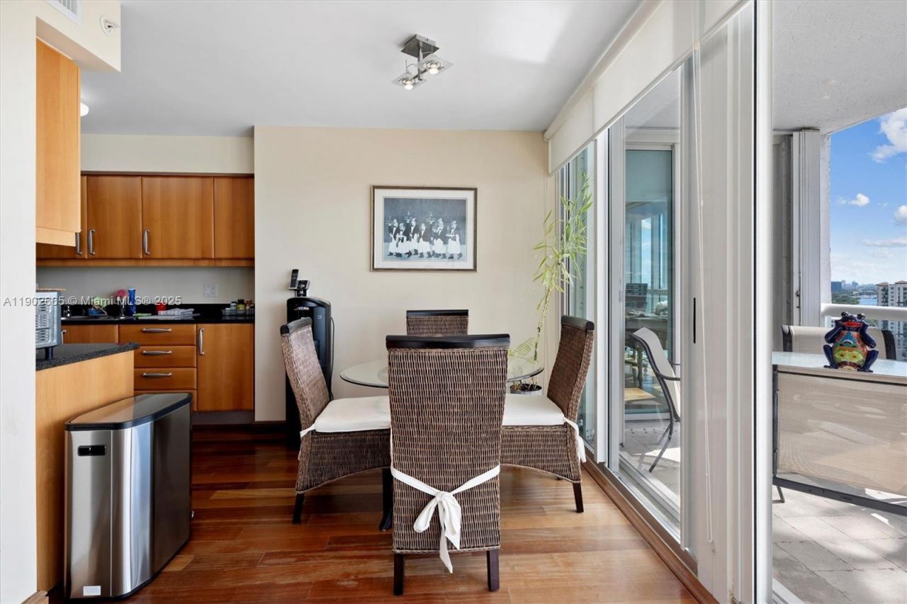 16500 Collins Av, Unit 2055, Sunny Isles Beach, FL 33160 Photo