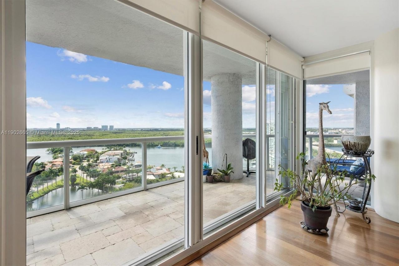 16500 Collins Av, Unit 2055, Sunny Isles Beach, FL 33160 Photo