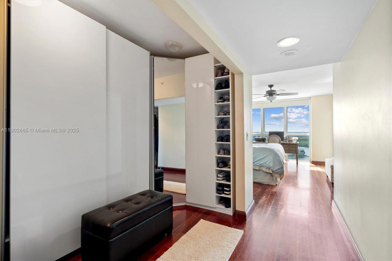 16500 Collins Av, Unit 2055, Sunny Isles Beach, FL 33160 Photo